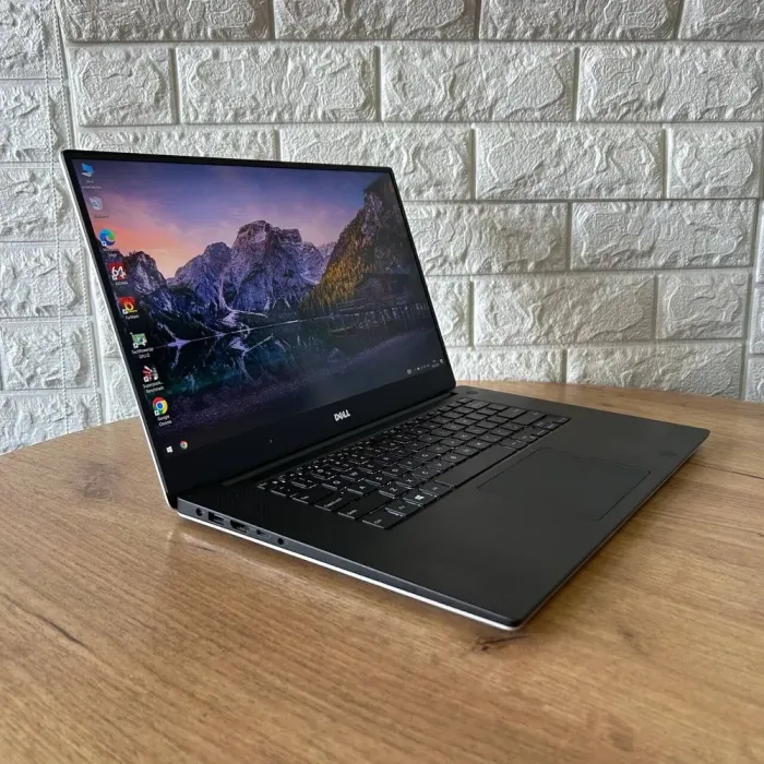 Ігровий ноутбук Dell XPS 15 9560 / 15.6" (1920x1080) IPS / Intel Core i5-7300HQ (4 ядра по 2.5 - 3.5 GHz) / 16 GB DDR4 / 256 GB SSD / nVidia GeForce GTX 1050, 4 GB GDDR5, 128-bit / WebCam б/в - зображення 4