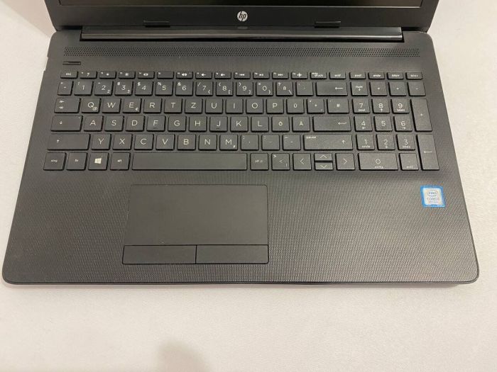 Ноутбук НР 15 da0xxx / 15.6" (1920x1080) TN / Intel Core i5-8250U (4 (8) ядра по 1.6 - 3.4 GHz) / 8 GB DDR4 / 256 GB SSD M.2 / Intel UHD Graphics 620 / WebCam / DVD-ROM б/в - зображення 4