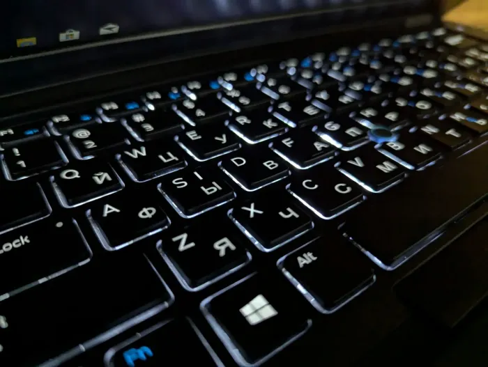 Ультрабук Dell Latitude 5480 / 14" (1920x1080) IPS / Intel Core i5-7200U (2 (4) ядра по 2.5 - 3.1 GHz) / 8 GB DDR4 / 256 GB SSD / Intel HD Graphics 620 / WebCam / Windows 10 б/в - зображення 6