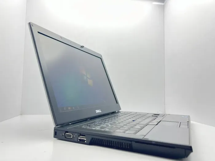 Ноутбук Б-клас Dell Latitude E6410 / 14" (1440x900) TN / Intel Core i5-520M (2 (4) ядра по 2.4 - 2.93 GHz) / 4 GB DDR3 / 250 GB HDD / Intel HD Graphics / WebCam  б/в - зображення 3