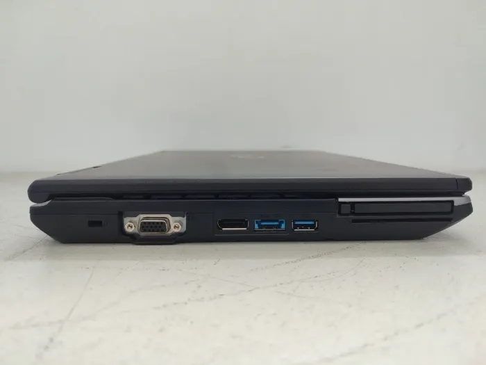 Ноутбук Fujitsu LifeBook E782 / 15.6" (1600x900) TN / Intel Core i5-3230M (2 (4) ядра по 2.6 - 3.2 GHz) / 8 GB DDR3 / 128 GB SSD / HD Graphics 4000 б/в - зображення 3