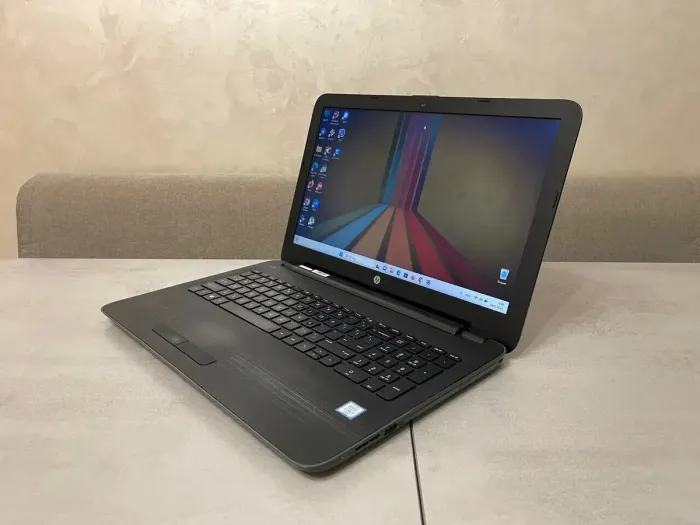 Ноутбук Б-клас HP 250 G5 / 15.6" (1366x768) TN / Intel Core i3-6006U (2 (4) ядра по 2.0 GHz) / 8 GB DDR4 / 275 GB SSD / Intel HD Graphics 520 / WebCam / DVD-RW / HDMI б/в - зображення 3