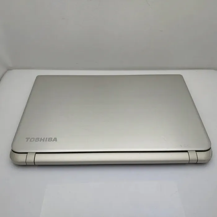 Ноутбук Б-клас Toshiba Satellite S55-B5258 / 15.6" TN / Core i7-4710HQ (4(8) ядра по 2.5-3.5GHz) / 8GB DDR3 / 240GB SSD / HD Graphics 4600 / WebCam / Win 10 Home б/в - зображення 3