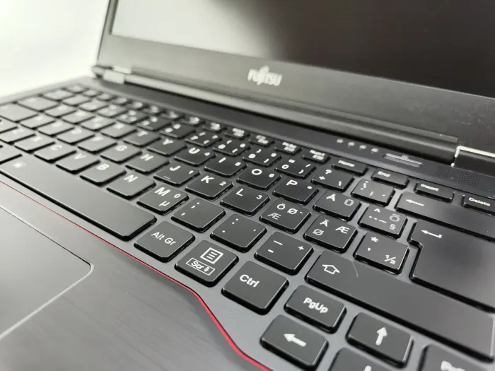 Ноутбук Fujitsu-Siemens LifeBook U749 / 14" (1920x1080) IPS / Intel Core i5-8365U (4 (8) ядра по 1.6 - 4.1 GHz) / 16 GB DDR4 / 240 GB SSD / Intel UHD Graphics for 8th Generation Intel / WebCam б/в - зображення 3