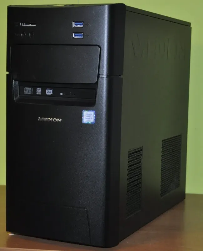 Комп'ютер Medion Akoya P5360 E-MT22 Tower / Intel Core i5-6402P (4 ядра по 2,8 - 3,4 ГГц) / 16 ГБ DDR4 / 128 ГБ SSD + 4000 ГБ HDD / Intel HD Graphics 510 / DVD-ROM / Windows 11 Home б/в - зображення 3