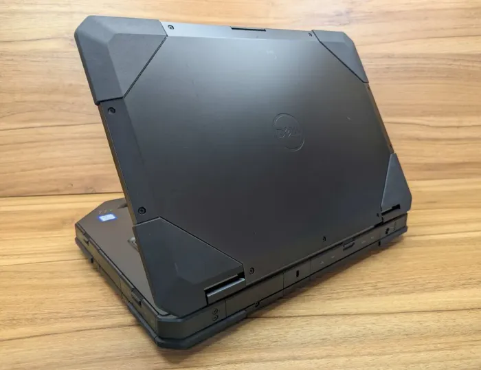 Захищений ноутбук Dell Latitude 14 Rugged 5414 / 14" (1920x1080) IPS / Intel Core i5-6300U (2 (4) ядра по 2.4 - 3.0 GHz) / 16 GB DDR4 / 512 GB SSD / Intel HD Graphics 520 / WebCam / VGA / Windows 10 б/в - зображення 7