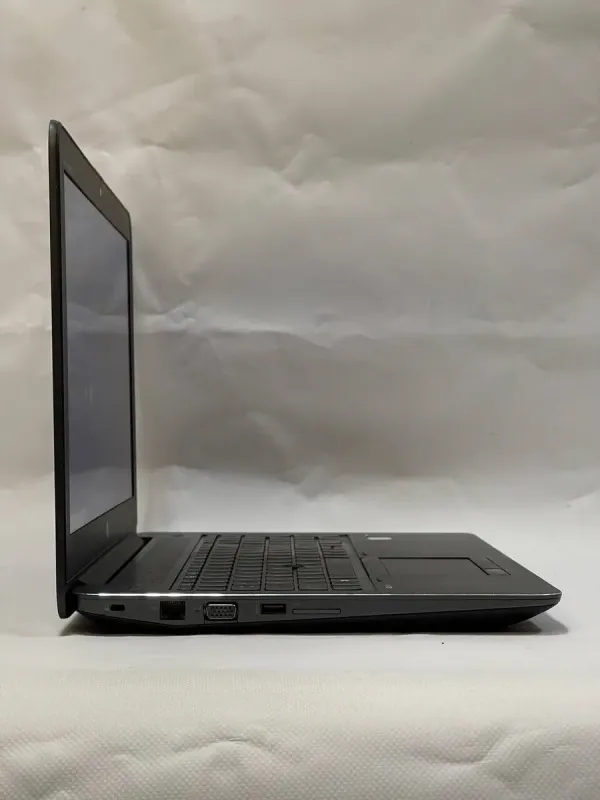 Мобільна робоча станція HP ZBook 15 G3 / 15.6" (1920x1080) TN / Intel Xeon E3-1505M v5 (4 (8) ядра по 2.8 - 3.7 GHz) / 32 GB DDR4 / 256 GB SSD M.2 + 500 GB HDD / nVidia Quadro M2000M, 4 GB GDDR5, 128-bit / WebCam б/в - зображення 5