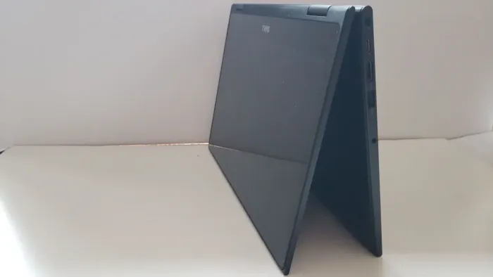 Ноутбук Dell Latitude 3390 2-in-1 / 13.3" (1920x1080) IPS Touch / Intel Core i5-8350U (4 (8) ядра по 1.7 - 3.6 GHz) / 8 GB DDR4 / 256 GB SSD / Intel UHD Graphics 620 / WebCam б/в - зображення 9