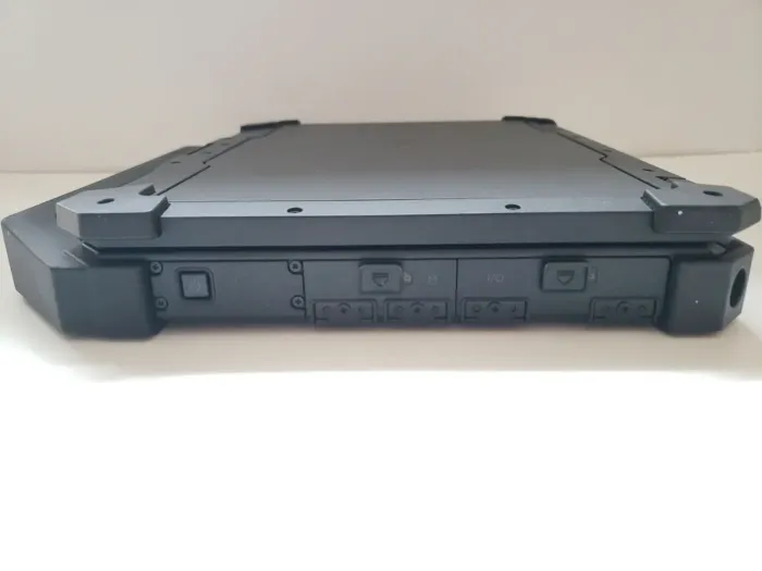 Захищений ноутбук-трансформер Dell Latitude 12 Rugged Extreme 7204 / 11.6" (1366x768) IPS Touch / Intel Core i5-4310U (2 (4) ядра по 2.0 - 3.0 GHz) / 8 GB DDR3 / 512 GB SSD / Intel HD Graphics 4400 / WebCam / 4G б/в - зображення 4