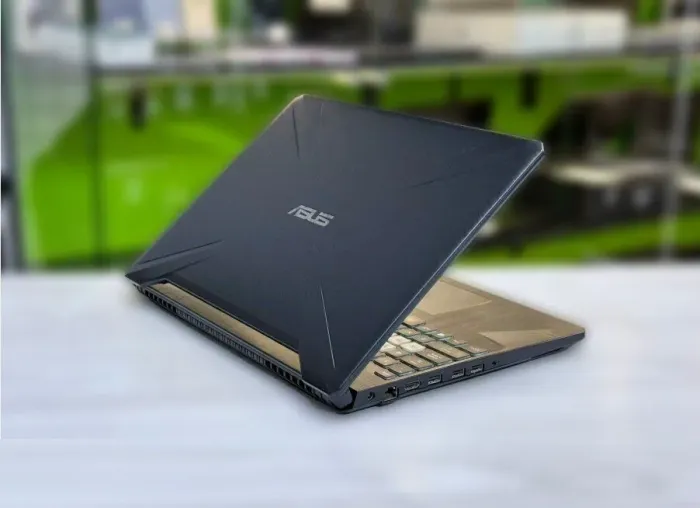 Ігровий ноутбук Asus TUF Gaming FX505D / 15.6" (1920x1080) IPS / AMD Ryzen 5 3550H (4 (8) ядра по 2.1 - 3.7 GHz) / 16 GB DDR4 / 512 GB SSD / nVidia GeForce GTX 1050, 4 GB GDDR5, 128-bit / WebCam / Win 11 Home б/в - зображення 5