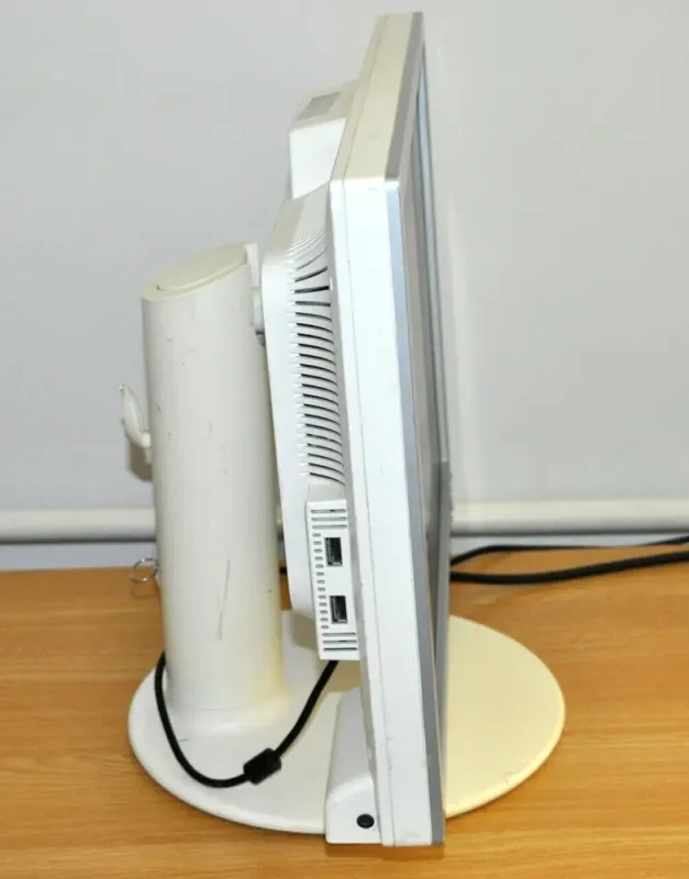 Монітор Б-клас NEC MultiSync EA221WMe / 22" (1680x1050) TN / VGA, DVI, USB / Вбудовані колонки 2x 1W / VESA 100x100 б/в - зображення 3