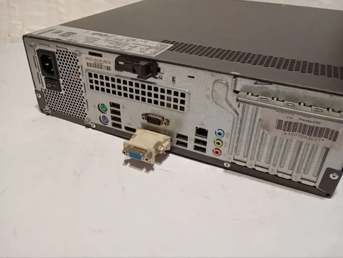 Комплект ПК Б-клас: Fujitsu Esprimo E700 E90+ SFF / Intel Core i5-2400 (4 ядра по 3.1 - 3.4 GHz) / 8 GB DDR3 / 320 GB HDD / Intel HD Graphics 2000 + Монитор Samsung SyncMaster 2243NW / 22" (1680x1050) TN / 1x VGA / VESA 100x100 б/в - зображення 5