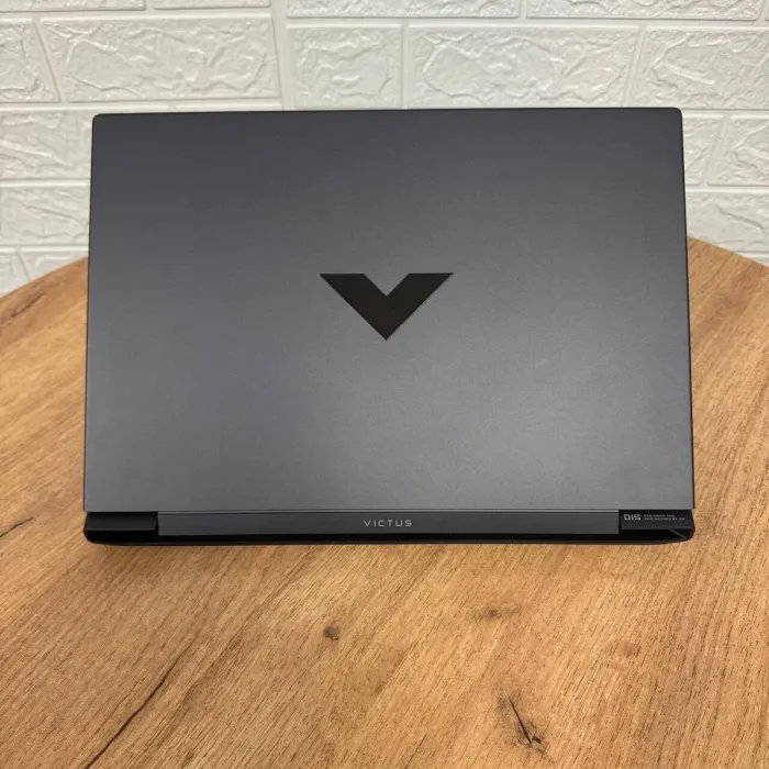 Ігровий ноутбук HP Victus 15-fa1030nr / 15.6" (1920x1080) IPS / Intel Core i5-12450H (8 (12) ядер по 3.3 - 4.4 GHz) / 8 GB DDR4 / 512 GB SSD / nVidia GeForce RTX 2050, 4 GB GDDR6, 64-bit / WebCam б/в - зображення 3