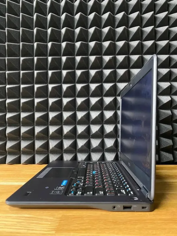 Ультрабук Dell Latitude E7450 / 14" (1366x768) TN / Intel Core i5-5300U (2 (4) ядра по 2.3 - 2.9 GHz) / 8 GB DDR3 / 128 GB SSD / Intel HD Graphics 5500 / WebCam б/в - зображення 6
