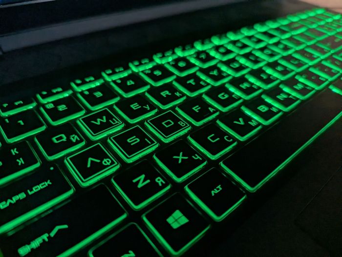 Ігровий ноутбук HP Pavilion Gaming 15-ec0095nr / 15.6" (1920x1080) IPS / AMD Ryzen 7 3750H (4 (8) ядер по 2.3 - 4.0 GHz) / 16 GB DDR4 / 512 GB SSD + 1000 GB HDD / nVidia GeForce GTX 1650, 4 GB GDDR6, 128-bit / WebCam / HDMI / Windows 10 б/в - зображення 6