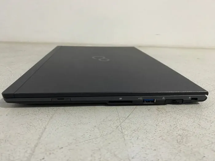 Ноутбук Fujitsu LifeBook U937 / 13.3" (1920x1080) IPS / Intel Core i5-7300U (2 (4) ядра по 2.6 - 3.5 GHz) / 8 GB DDR4 / 128 GB SSD / Intel HD Graphics 620 / WebCam б/в - зображення 4