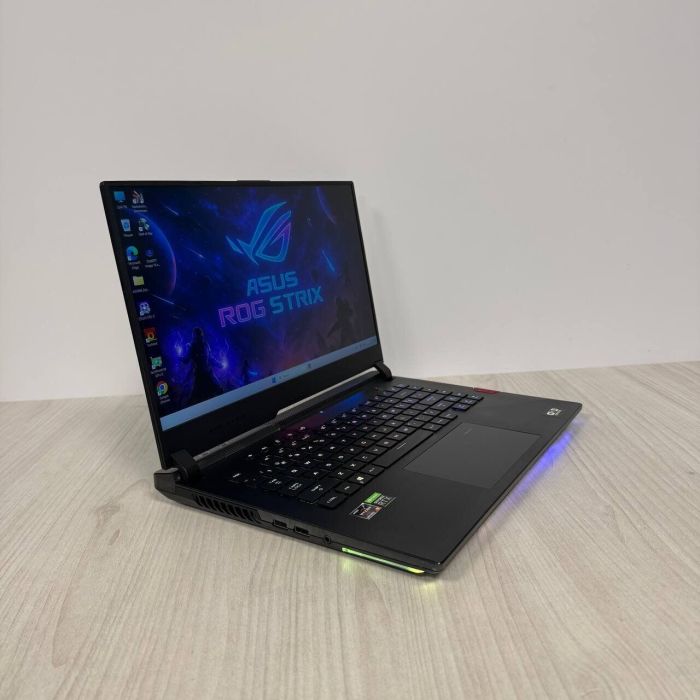 Ігровий ноутбук Б-класу Asus ROG Strix Scar G533QR / 15.6" (1920x1080) IPS / AMD Ryzen 9 5900HX (8 (16) ядер по 3.3 - 4.6 GHz) / 16 GB DDR4 / 512 GB SSD NVMe / nVidia GeForce RTX 3070, 8 GB GDDR6, 256-bit б/в - зображення 4