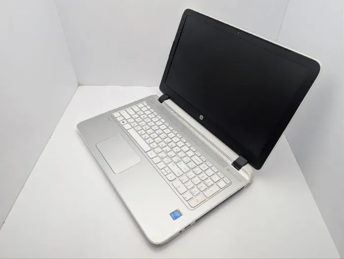 Ноутбук HP 15 P272ng / 15.6" (1366x768) TN / Intel Core i3-5010U (2 (4) ядра по 2.1 GHz) / 8 GB DDR3 / 120 GB SSD / Intel HD Graphics 5500 / WebCam б/в - зображення 7