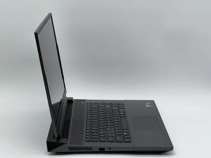 Ігровий ноутбук Б-клас Dell G16 7630 / 16" (2560x1600) IPS / Intel Core i9-13900HX (24 (32) ядра по 3.9 - 5.4 GHz) / 32 GB DDR5 / 960 GB SSD / nVidia GeForce RTX 4070, 8 GB GDDR6, 128-bit / WebCam б/в - зображення 4