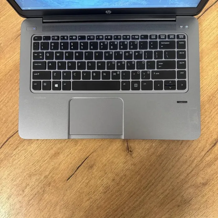 Ультрабук Б-клас HP EliteBook Folio 1040 G2 / 14" (1600x900) TN / Intel Core i5- 5300U (2 (4) ядра по 2.3 - 2.9 GHz) / 8 GB DDR3 / 256 GB SSD / Intel HD Graphics 5500 / WebCam б/в - зображення 7