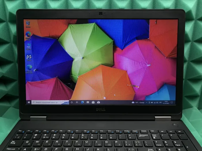 Ноутбук Б-клас Dell Latitude E5570 / 15.6" TN / Core i5-6440HQ (4 ядра по 2.6-3.5GHz) / 8GB DDR4 / 256GB SSD / HD Graphics 530 / WebCam / HDMI / Win 10 б/в - зображення 3