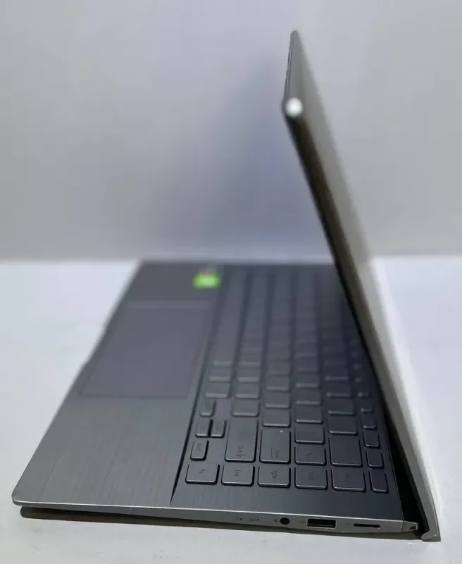 Ультрабук Б-клас Asus ZenBook 14 Q407IQ / 14" (1920x1080) IPS / AMD Ryzen 5 4500U (6 ядер по 2.3 - 4.0 GHz) / 8 GB DDR4 / 256 GB SSD / nVidia GeForce MX350, 2 GB GDDR5, 64-bit / WebCam / Win 11 Home б/в - зображення 4