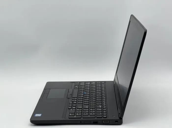 Ультрабук Dell Latitude 5590 / 15.6" (1366x768) TN / Intel Core i5-8350U (4 (8) ядра по 1.7 - 3.6 GHz) / 16 GB DDR4 / 120 GB SSD / Intel UHD Graphics 620 / HDMI б/в - зображення 4