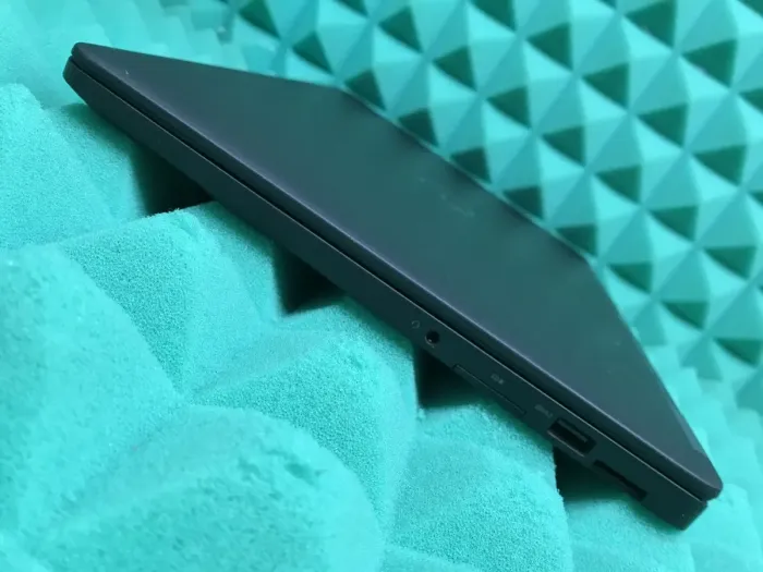 Ультрабук Б-клас Dell Latitude E7470 / 14" (1920x1080) IPS / Intel Core i7-6600U (2 (4) ядра по 2.6 - 3.4 GHz) / 8 GB DDR4 / 256 GB SSD / Intel HD Graphics 520 / WebCam / HDMI / Windows 10 б/в - зображення 7