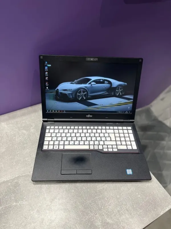 Ультрабук Fujitsu Lifebook E559 / 15.6" (1920x1080) IPS / Intel Core i5-8250U (4 (8) ядра по 1.6 - 3.4 GHz) / 16 GB DDR4 / 480 GB SSD / Intel UHD Graphics 620 / WebCam б/в - зображення 2