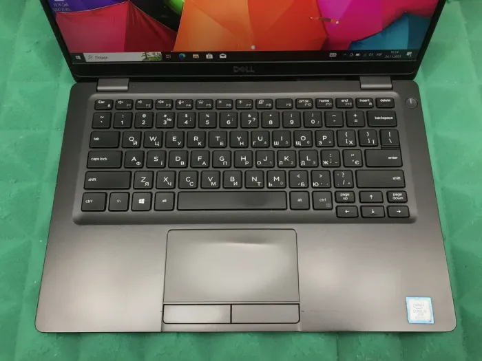 Ультрабук Б-клас Dell Latitude 5300 / 13.3" (1920x1080) IPS / Intel Core i5-8365U (4 (8) ядра по 1.6 - 4.1 GHz) / 8 GB DDR4 / 256 GB SSD M.2 / Intel UHD Graphics 620 / WebCam / USB 3.1 / HDMI / Windows 10 б/в - зображення 4