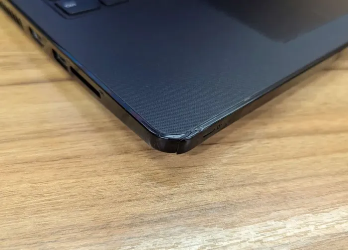 Ноутбук Б-клас Dell Inspiron 15-3558 / 15.6" (1366x768) TN / Intel Core i3-5005U (2 (4) ядра по 2.0 GHz) / 8 GB DDR3 / 240 GB SSD / Intel HD Graphics 5500 / WebCam / Windows 10 б/в - зображення 3