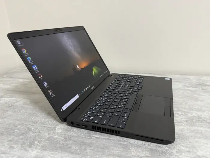 Ігровий ноутбук Dell Latitude 5501 / 15.6" (1920x1080) IPS / Intel Core i7-9850H (6 (12) ядра по 2.6 - 4.6 GHz) / 16 GB DDR4 / 512 GB SSD / nVidia GeForce MX150, 2 GB GDDR5, 64-bit / WebCam б/в - зображення 3