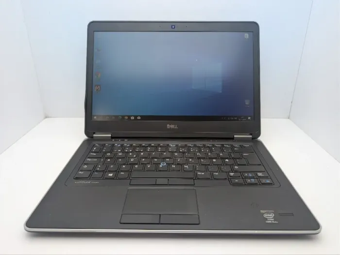 Ноутбук Б-клас Dell Latitude E7440 / 14" (1920x1080) IPS / Intel Core i5-4300U (2 (4) ядра по 1.9 - 2.9 GHz) / 8 GB DDR3 / 120 GB SSD / Intel HD Graphics 4400 / WebCam б/в - зображення 2