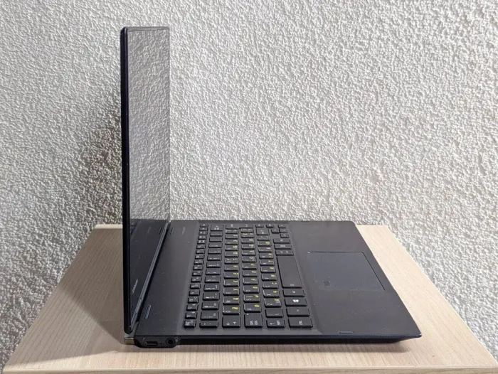 Нетбук Toshiba Portege X20W-E / 12.5" (1920x1080) TN Touch / Intel Core i5-8350U (4 (8) ядра по 1.7 - 3.6 GHz) / 16 GB DDR3 / 128 GB SSD / Intel UHD Graphics 620 / WebCam / АКБ до 30 хвилин б/в - зображення 6