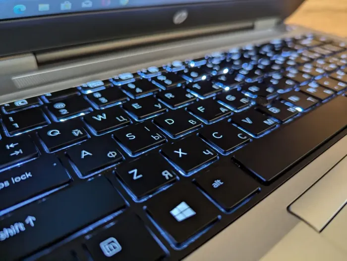 Ноутбук Б-клас HP ProBook 640 G2 / 14" (1366x768) TN / Intel Core i5-6300U (2 (4) ядра по 2.4 - 3.0 GHz) / 8 GB DDR4 / 256 GB SSD / Intel HD Graphics 520 / WebCam / Fingerprint / Windows 10 б/в - зображення 7