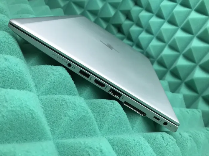 Ультрабук Б-клас HP EliteBook 840 G5 / 14" (1920x1080) IPS / Intel Core i5-8350U (4 (8) ядра по 1.7 - 3.6 GHz) / 16 GB DDR4 / 256 GB SSD M.2 / Intel UHD Graphics 620 / WebCam / Fingerprint / USB 3.1 / HDMI б/в - зображення 8