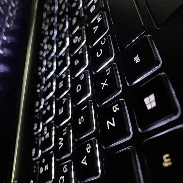 Ультрабук Dell Latitude 5500 / 15.6" (1920x1080) IPS Touch / Intel Core i5-8365U (4 (8) ядра по 1.6 - 4.1 GHz) / 16 GB DDR4 / 256 GB SSD / Intel UHD Graphics / WebCam / HDMI б/в - зображення 6