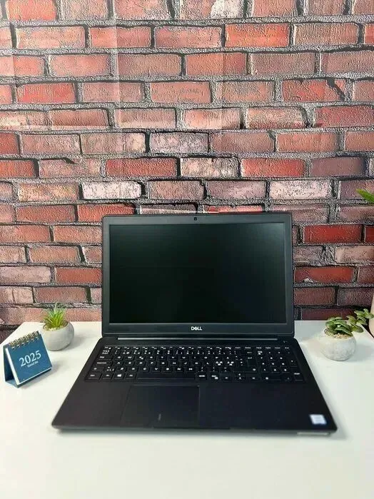 Ультрабук Dell Latitude 3500 / 15.6" (1920x1080) IPS / Intel Core i3-8145U (2 (4) ядра по 2.1 - 3.3 GHz) / 8 GB DDR4 / 256 GB SSD / Intel UHD Graphics / WebCam б/в - зображення 2
