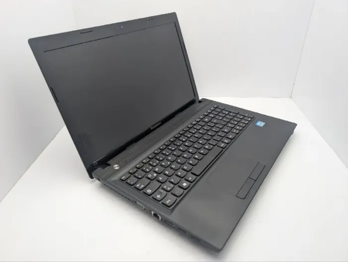 Ноутбук Lenovo IdeaPad N581 / 15.6" (1366x768) TN / Intel Core i5-3230M (2 (4) ядра по 2.6 - 3.2 GHz) / 6 GB DDR3 / 500 GB HDD / Intel HD Graphics 4000 / WebCam / DVD-ROM б/в - зображення 5