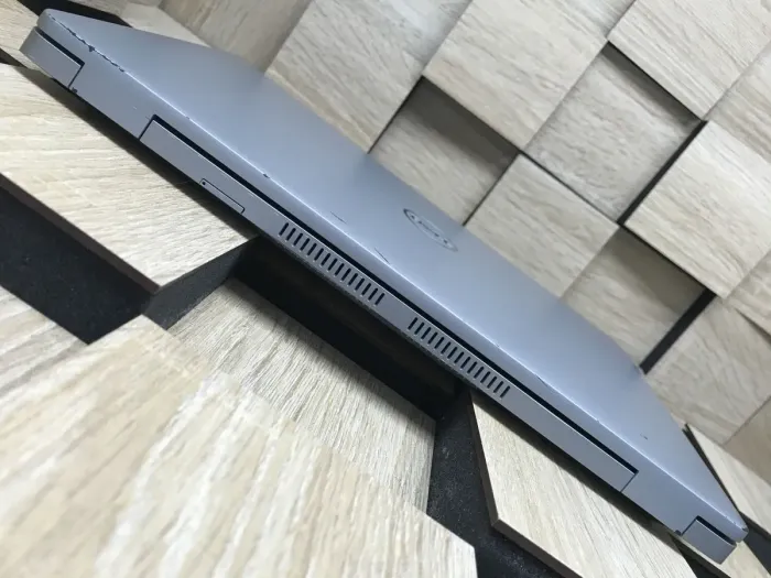 Ультрабук Dell Latitude 5430 / 14" (1920x1080) IPS / Intel Core i5-1235U (10 (12) ядер по 1.3 - 4.4 GHz) / 8 GB DDR4 / 240 GB SSD M.2 / Intel Iris Xe Graphics / WebCam / USB 3.2 / HDMI / Windows 10 б/в - зображення 7