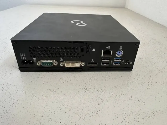 Неттоп Fujitsu Esprimo Q556 Desktop / Intel Core i3-6100T (2 (4) ядра по 3.2 GHz) / 8 GB DDR4 / 120 GB SSD / Intel HD Graphics 530 / DisplayPort / Блок живлення в комплекті б/в - зображення 5