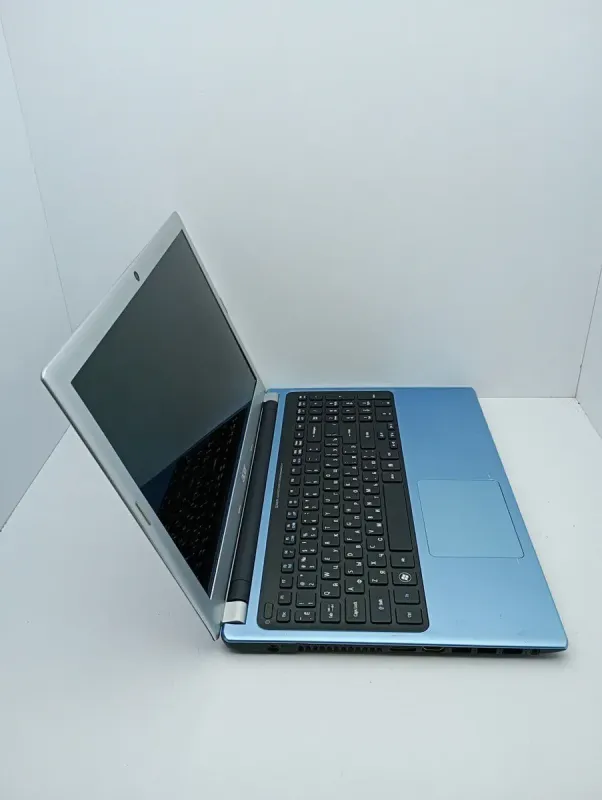 Ноутбук Acer V5-571G / 15.6" (1366x768) TN / Intel Core i3-2367M (2 (4) ядра по 1.4 GHz) / 6 GB DDR3 / 500 GB HDD / nVidia GeForce GT 620M, 1 GB DDR3, 64-bit / WebCam б/в - зображення 5