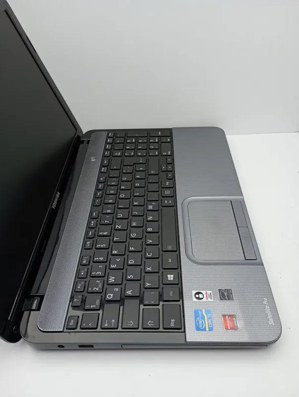 Ноутбук Б-клас Toshiba L850 / 15.6" (1366x768) TN / Intel Core i5-3210M (2 (4) ядра по 2.5 - 3.1 GHz) / 6 GB DDR3 / 1000 GB HDD / AMD Radeon HD 7600M, 1 GB GDDR3, 64-bit / WebCam б/в - зображення 7