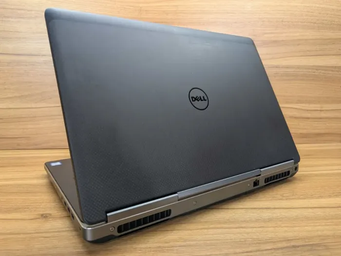 Мобільна робоча станція Dell Precision 7720 / 17.3" (1920x1080) IPS / Intel Core i7-6820HQ (4 (8) ядра по 2.7 - 3.6 GHz) / 32 GB DDR4 / 512 GB SSD + 1000 GB HDD / nVidia Quadro P3000, 6 GB GDDR5, 192-bit / WebCam / Windows 10 б/в - зображення 6