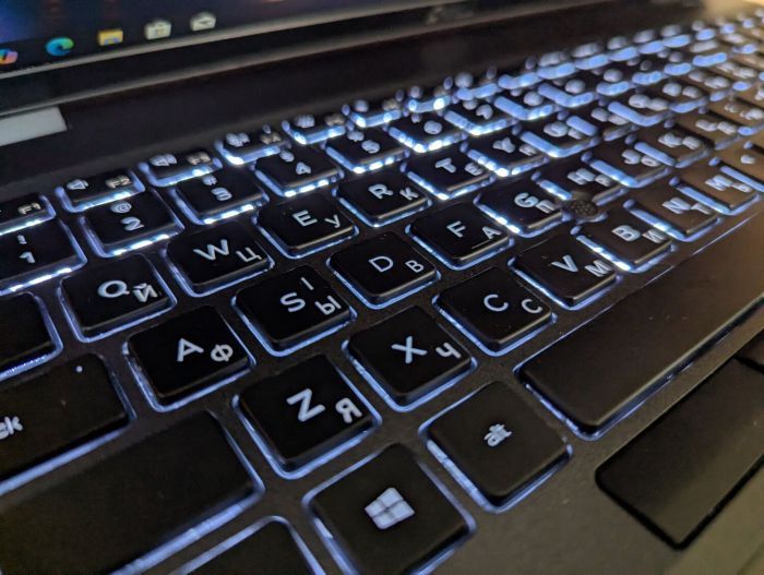 Ультрабук Б-клас Dell Latitude 5500 / 15.6" (1920x1080) IPS / Intel Core i5-8365U (4 (8) ядра по 1.6 - 4.1 GHz) / 16 GB DDR4 / 512 GB SSD / Intel UHD Graphics / WebCam / HDMI / Windows 10 б/в - зображення 7