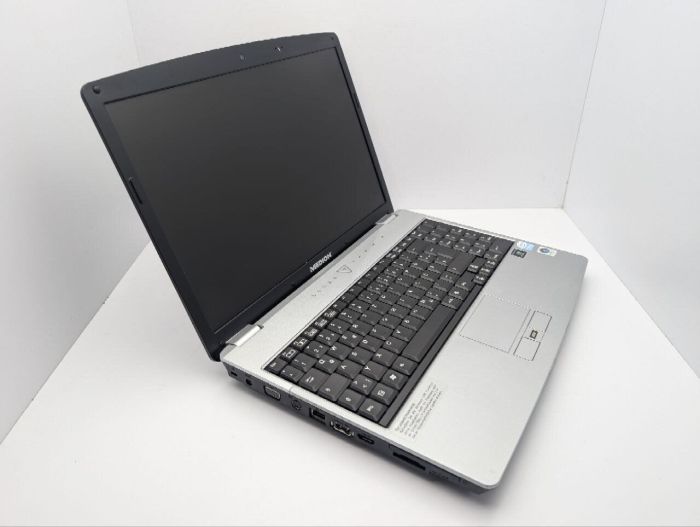 Ноутбук Medion 2180 / 15.4" (1366x768) TN / Intel Pentium T2330 (2 ядра по 1.6 GHz) / 4 GB DDR2 / 250 GB HDD / nVidia GeForce 9300M, 256 MB GDDR2, 64-bit / WebCam / DVD-ROM б/в - зображення 6