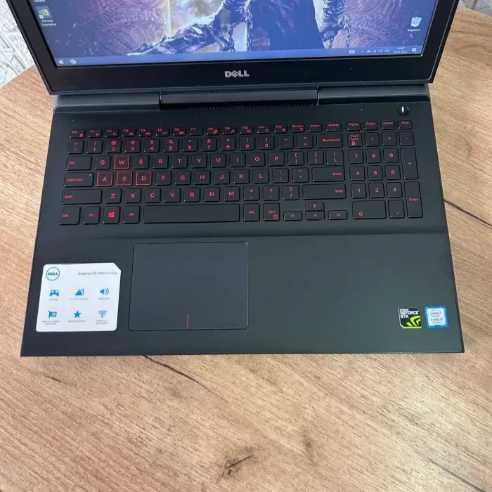 Ігровий ноутбук Dell Inspiron 15 Gaming 7567 / 15.6" (1920x1080) TN / Intel Core i5-7300HQ (4 ядра по 2.5 - 3.5 GHz) / 16 GB DDR4 / 480 GB SSD / nVidia GeForce GTX 1050, 4 GB GDDR5, 128-bit / WebCam б/в - зображення 7