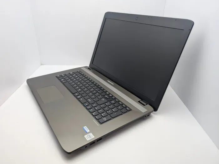 Ноутбук Medion Akoya E7225 / 17.3" (1600x900) TN / Intel Celeron N2940 (4 ядра по 1.83 - 2.25 GHz) / 6 GB DDR3 / 128 GB SSD / Intel HD Graphics / WebCam б/в - зображення 4