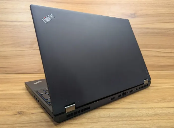 Мобільна робоча станція Lenovo ThinkPad P51 / 15.6" (1920x1080) IPS / Intel Core i7-7700HQ (4 (8) ядра по 2.8 - 3.8 GHz) / 16 GB DDR4 / 480 GB SSD / nVidia Quadro M1200, 4 GB GDDR5, 256-bit / WebCam / Fingerprint / Windows 10 б/в - зображення 7