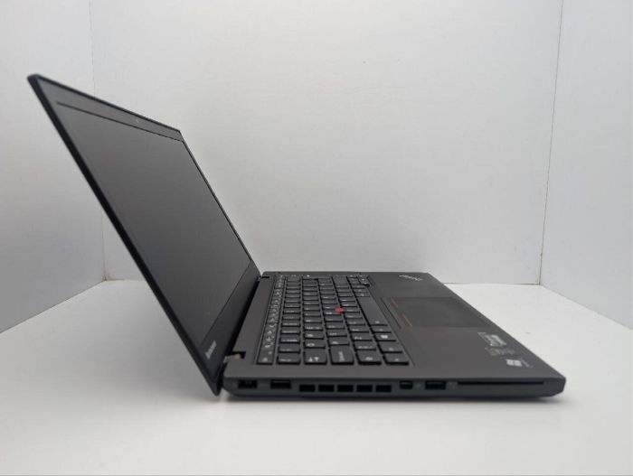 Ноутбук Lenovo ThinkPad T440s / 14" (1600x900) TN / Intel Core i5-4300U (2 (4) ядра по 1.9 - 2.9 GHz) / 8 GB DDR3 / 120 GB SSD / Intel HD Graphics 4400 / WebCam б/в - изображение 4